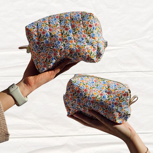 Delicate Daisies | Everyday Essentials Pouch